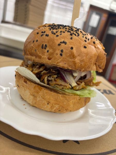 Kebab burger + hranolky